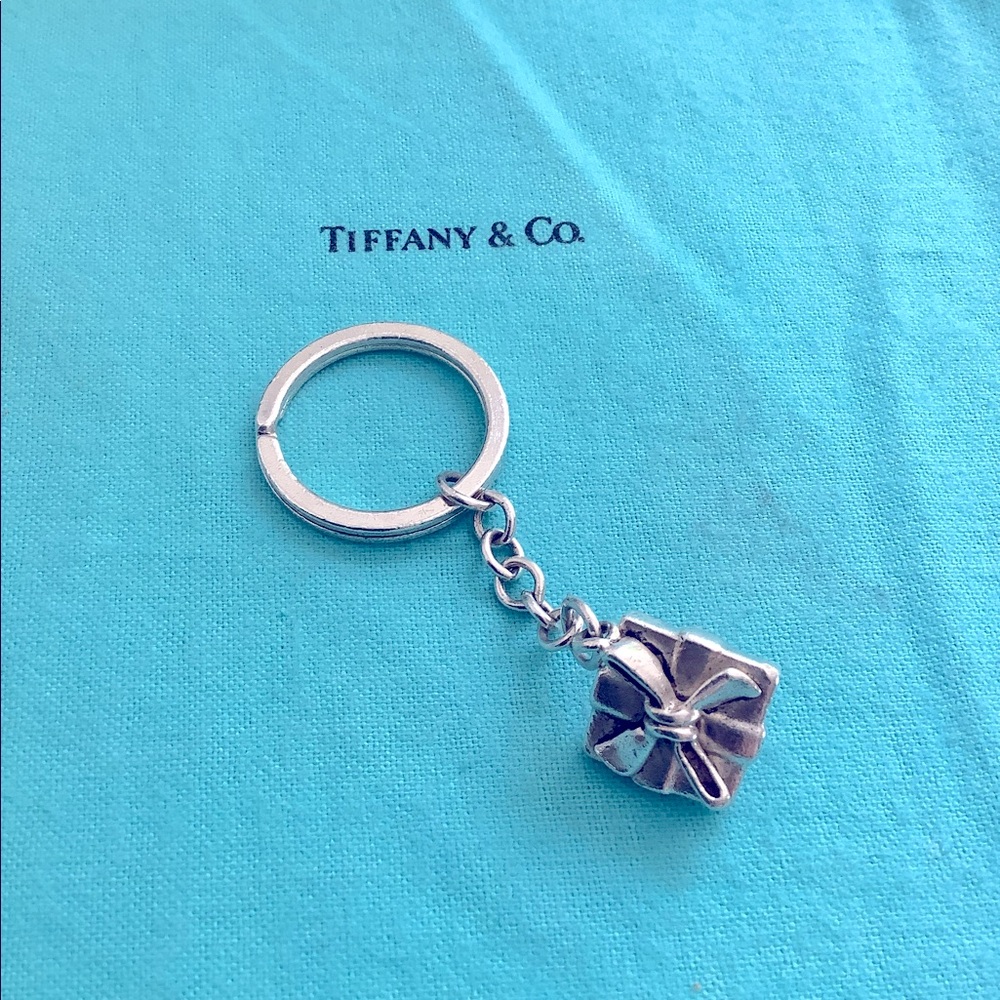 Tiffany & Co. Sterling 🎁 1/2 Present Key Ring